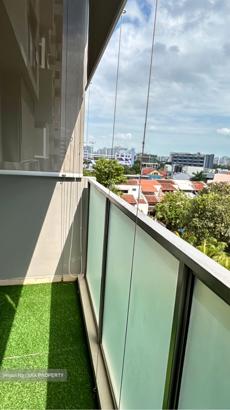 Vacanza @ East (D14), Condominium #580646801